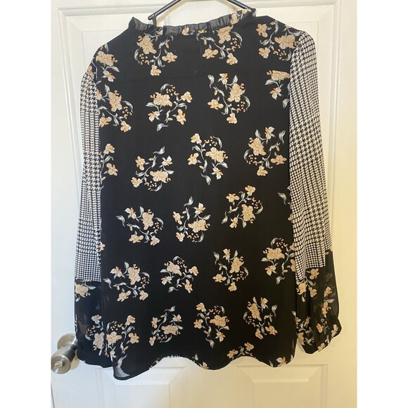 Calvin Klein Sz Large Houndstooth Floral Ruffled Button-Up Top - Picture 4 of 7